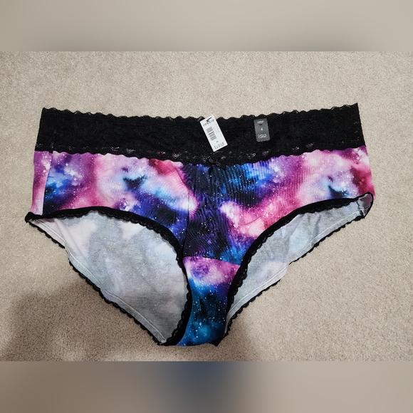 NWT Torrid Galaxy Cotton Panties Sz 4 - Picture 1 of 3